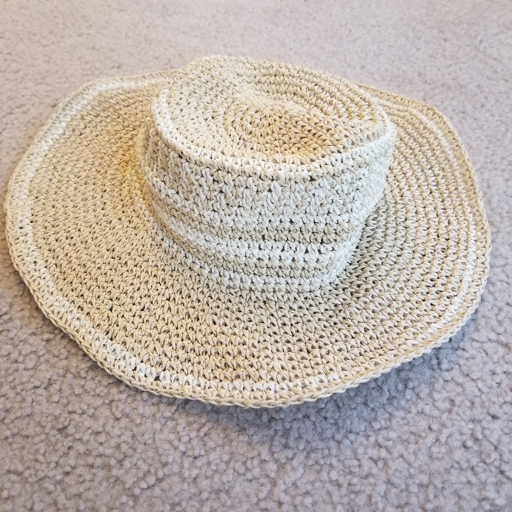 Urban Outfitters beach hat